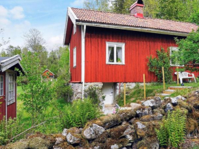 6 person holiday home in HEN N in Henån